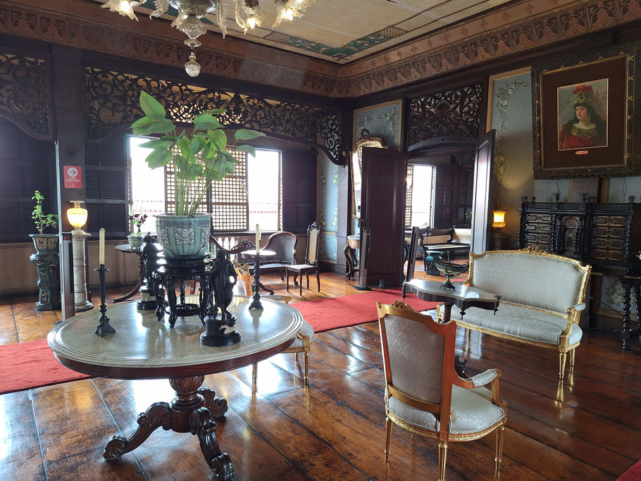 Manille, Intramuros : intérieur de la Casa Manila