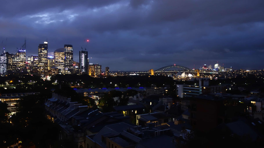 Australie, Sydney : vue de notre chambre d'hôtel (Macleay Hotel) sur le Harbour Bridge et l'Opéra