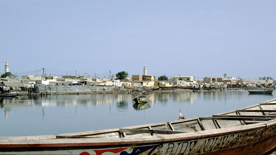 Sénégal, Saint-Louis : Guet N'Dar vu du boulevard A. Mar Diop en 1989