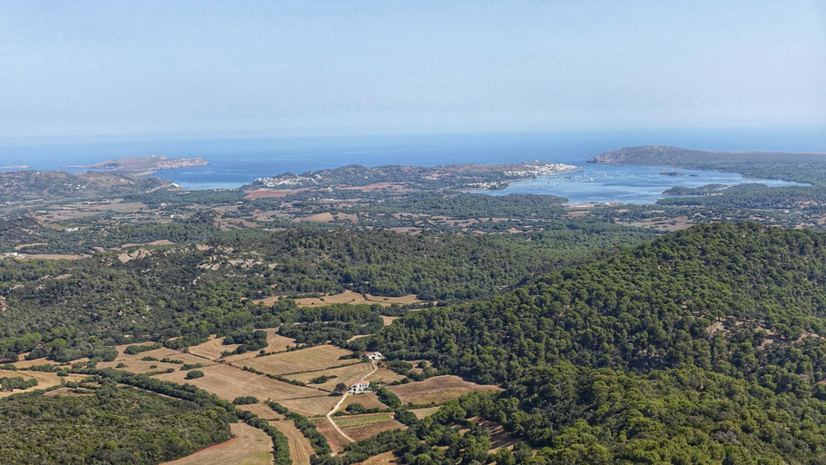 Minorque : panorama sur le cap Cavalleria et Fornells du mont El Toro