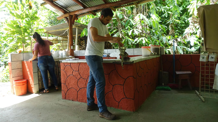 Costa Rica, La Fortuna : Don Olivo chocolate Tour, préparation du chocolat