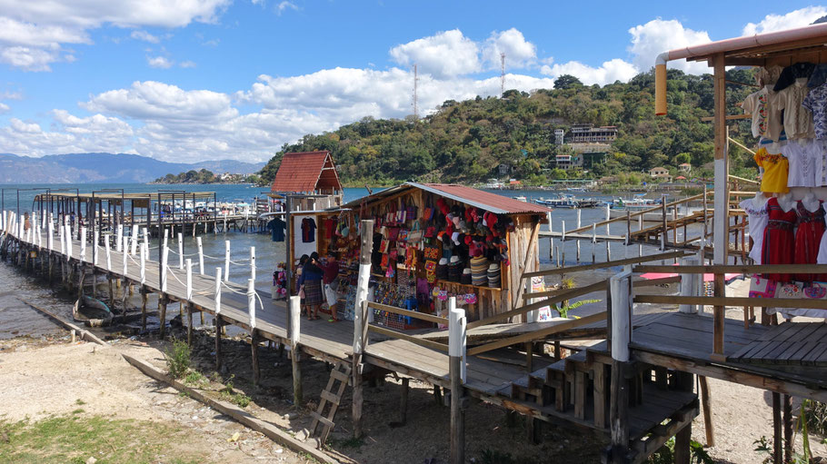 Guatemala : muelle de lanchas (débarcadère) de San Juan La Laguna