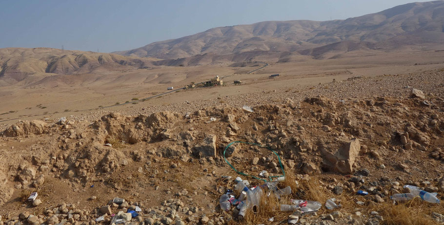 Jordanie : les déchets omniprésents, un problème qui va finir par nuire au tourisme jordanien, ici le long de la route mer Morte-Mont Nébo