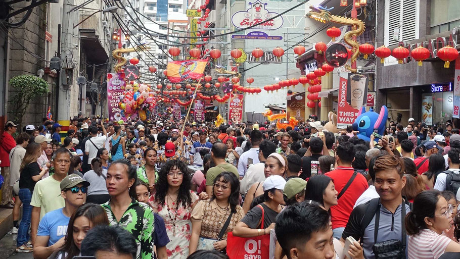 Bain de foule à Manille pour le Nouvel An chinois