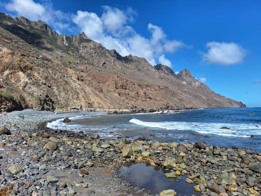 Canaries, Tenerife : plage de Tachero à Taganana