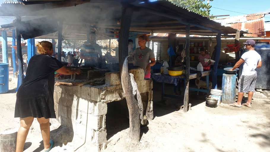 République Dominicaine, Punta Rucia : restaurante Charito côté cuisine