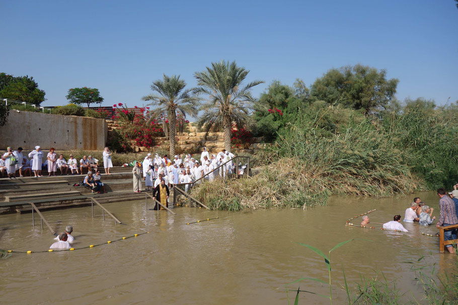 Jordanie, rites baptismaux dans le Jourdain à Béthanie (et Cisjordanie)