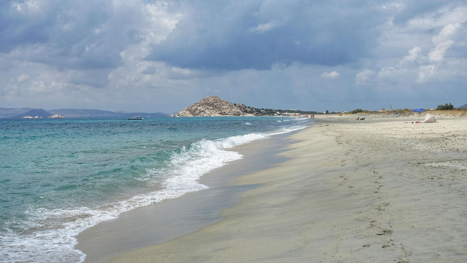 Grèce, Cyclades : la belle plage de Mikri Vigla à Naxos