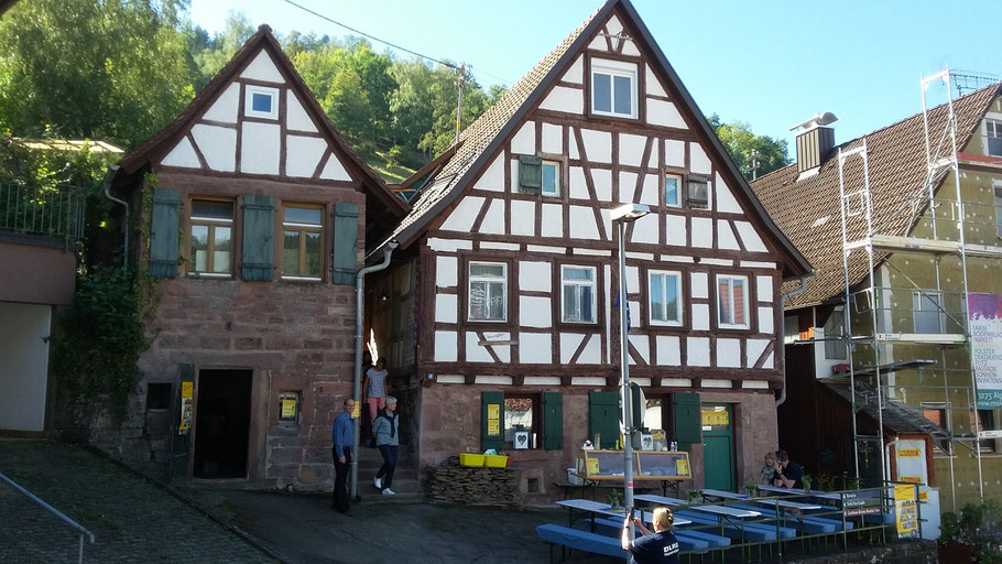 Vielen Dank all den Helfern des DLRG Alpirsbachs und den Besuchern für diesen gelungen Tag mit köstlichem Kuchen, heißem Kaffee, kalten Getränken und interessanten Gesprächen.
