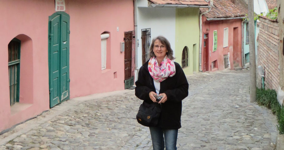Ausführlich durch das Land der Vielfalt: hier in den Gassen von Sighisoara/Schäßburg