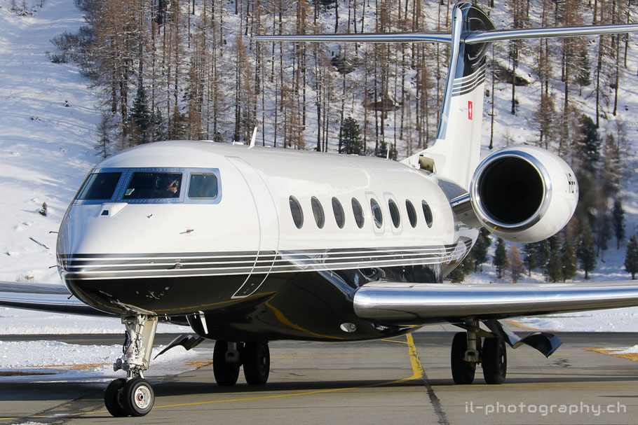 Die Gulfstream G650 HB-JUF der Swiss Jet kurz nach der Landung auf Europas höchstgelegenem Flughafen.