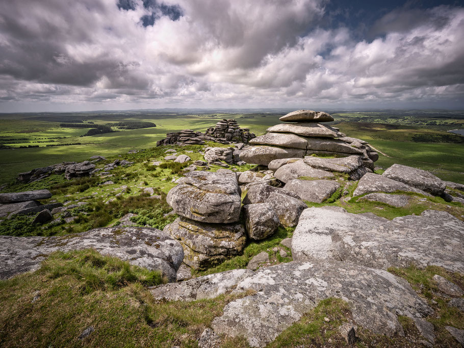 Aussicht von einem der höchsten Punkte in Cornwall - dem Rough Tor im Bodmin Moor