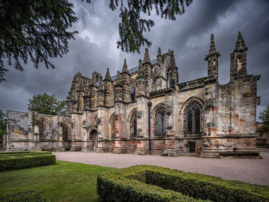 Rosslyn Chapel - die gotische Kirche aus dem 15. Jahrhundert erlangte in den vergangenen Jahren besondere Bekanntheit durch den Film "Sakrileg - The Da Vinci Code" mit Tom Hanks und Audrey Tautou. Auf der Rückreise werden wir sie besuchen.