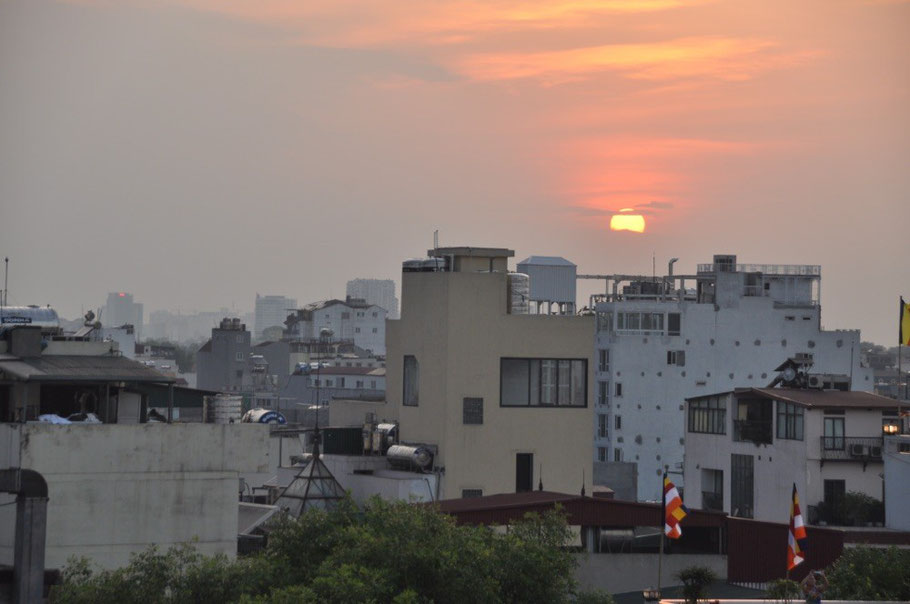 Sonnenuntergang über Hanoi