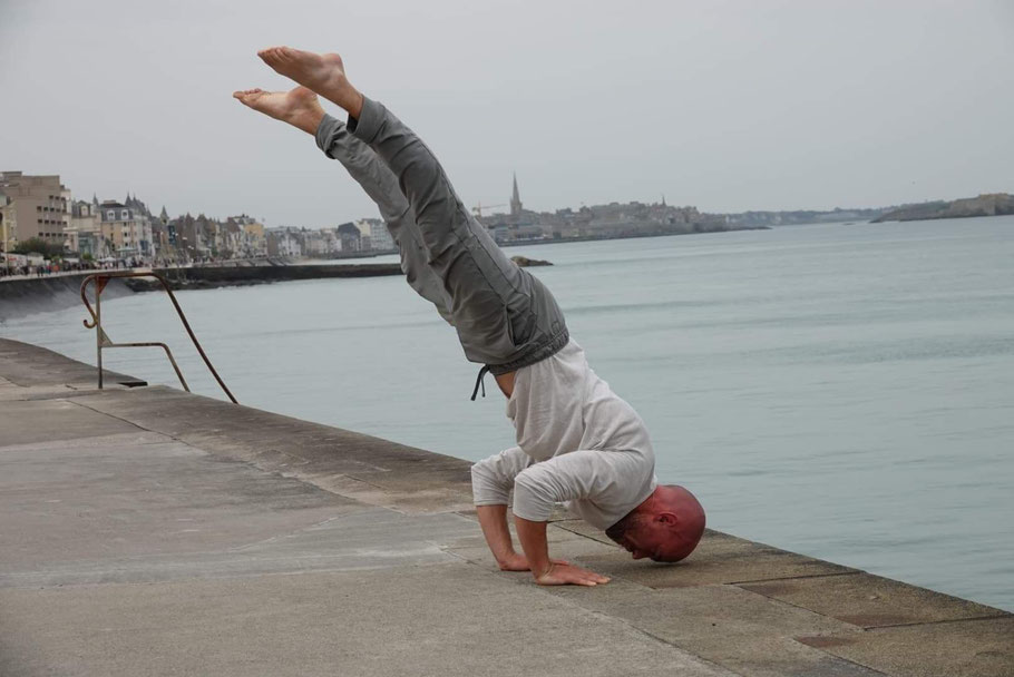 Handstand push up tutorial - coach sportif online Theo Philosport