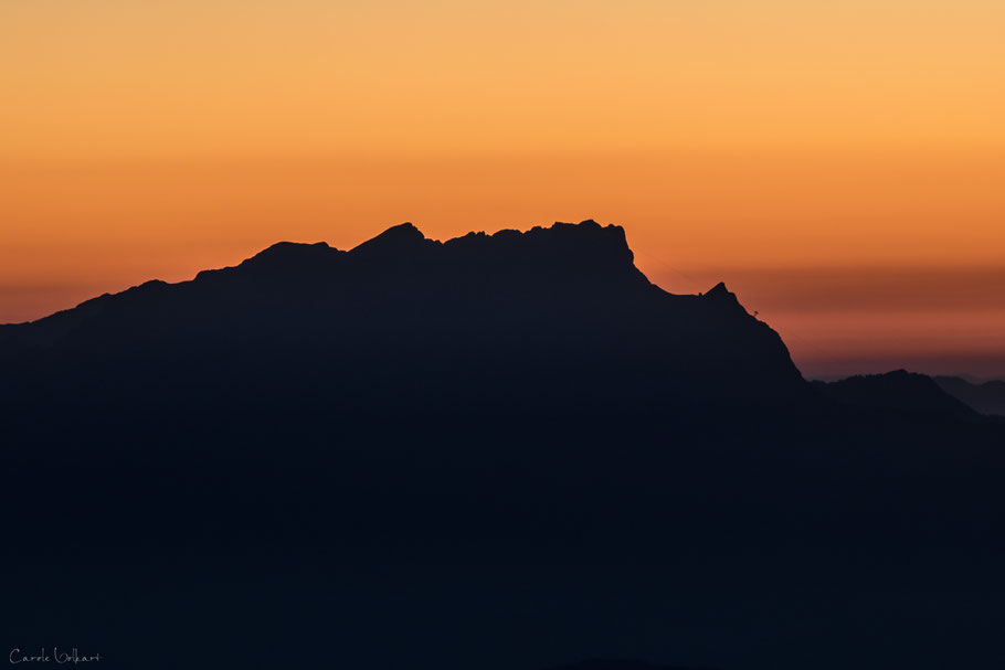 Silhouette des Pilatus im Abendrot