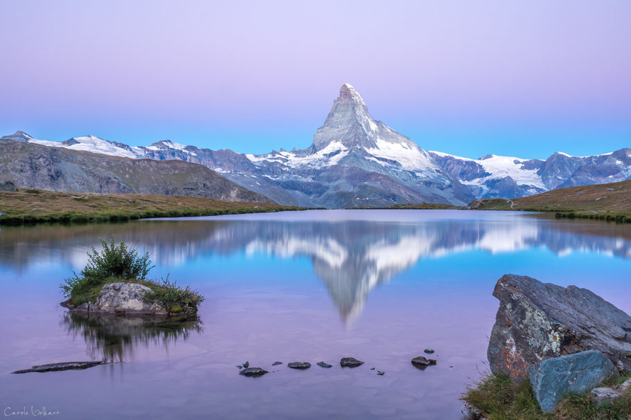 Morgenrot am Stellisee bei Zermatt mit Spiegelung des Matterhorns im Stellisee, Wallis