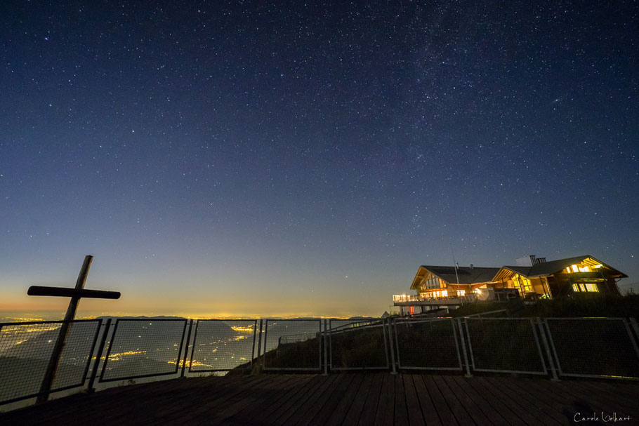Gipfelrestaurant Fronalpstock unter dem Sternenhimmel