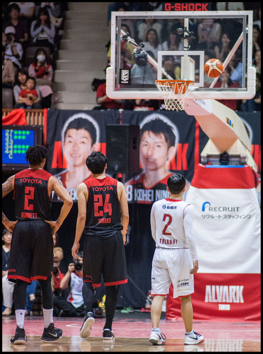 Alvaro Tokyo's Daiki Tanaka misses a free throw — Chris Pfaff, Inside Sport: Japan, April 16, 2017