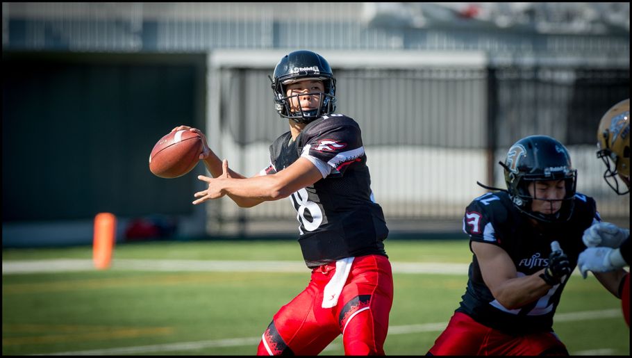 Takagi passes during a Pearl Bowl game against Obic — John Gunning, Inside Sport: Japan, May 20, 2018