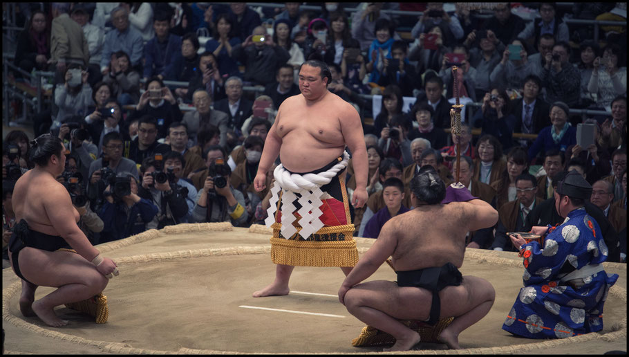 Kisenosato performs his first honbasho yokozuna ring entering ceremony — John Gunning, Inside Sport: Japan, March 12th, 2017