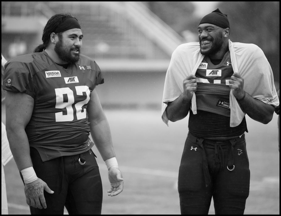 Charles Tuaau (left) and James Brooks terrorized Pirates all game - John Gunning, Inside Sport: Japan, Sept 16, 2017