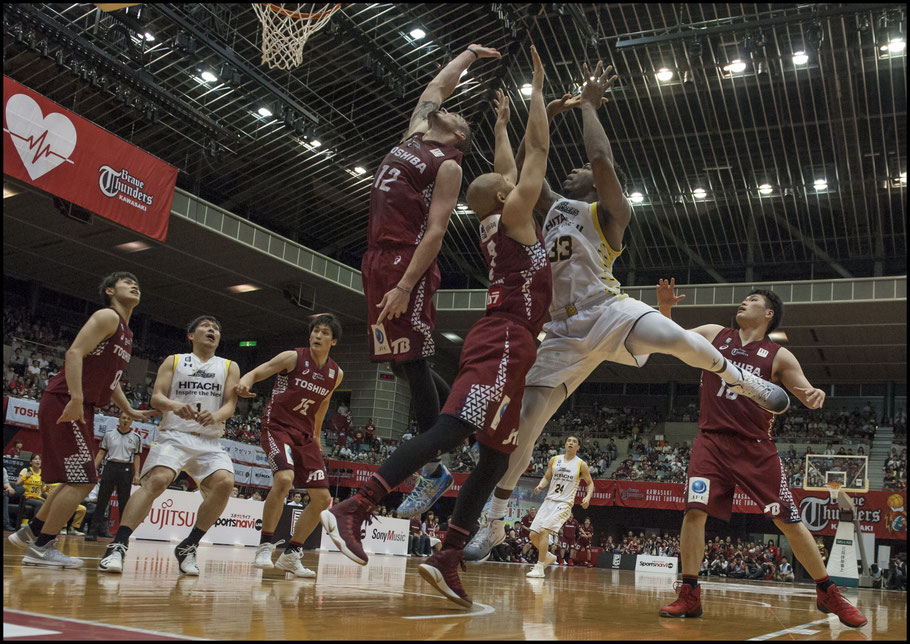 Ira Brown (33) led the Sunrockers with 17 points - Chris Pfaff, Inside Sport: Japan, May 6, 2017