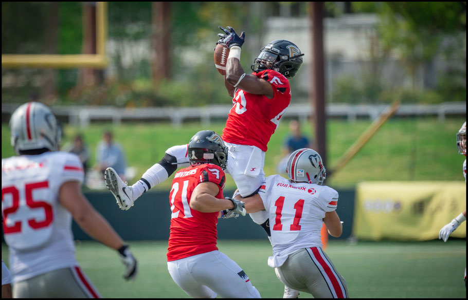 DB Al Rilwan Adeyemi grabs the first of his two picks in Fujitsu's opening game – John Gunning, Inside Sport: Japan, April 21, 2019