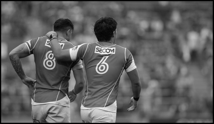 Rahboni Warren-Vosayaco and Yoshitaka Tokunaga after the Sunwolves first win of the season — John Gunning, Inside Sport: Japan, April 8, 2017