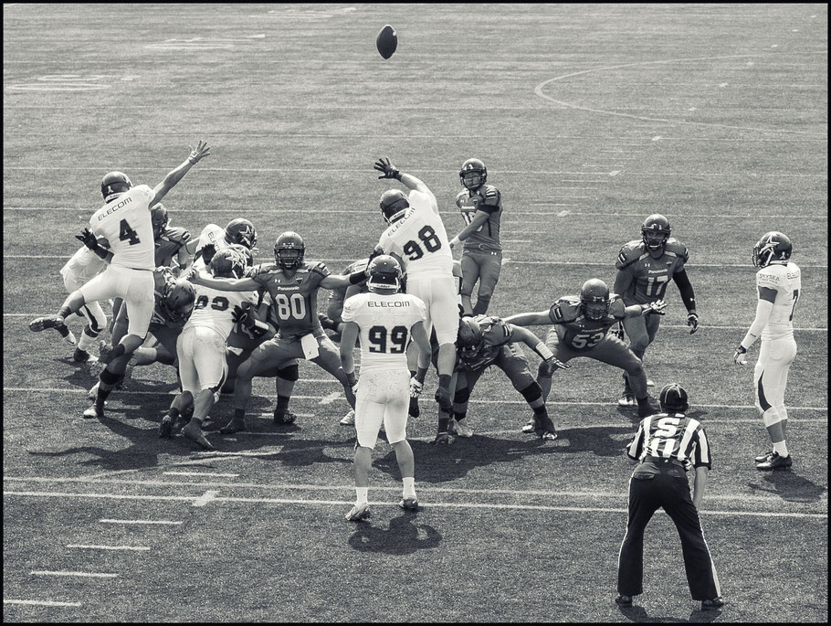 Shintaro Saeki (16) kicks a FG for Panasonic. His older brother Eita also scored — Lionel Piguet, Inside Sport: Japan, May 21, 2017