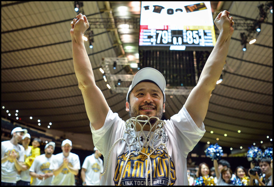 Veteran Yuta Tabuse celebrates the championship victory - Takuhei Minami, Inside Sport: Japan, May 27, 2017