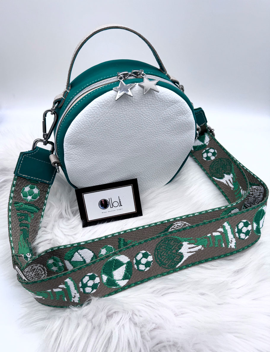 Ol.lo.li. Handgemachte runde Ledertasche mit Stern-Zipper, Upcycling Unikat