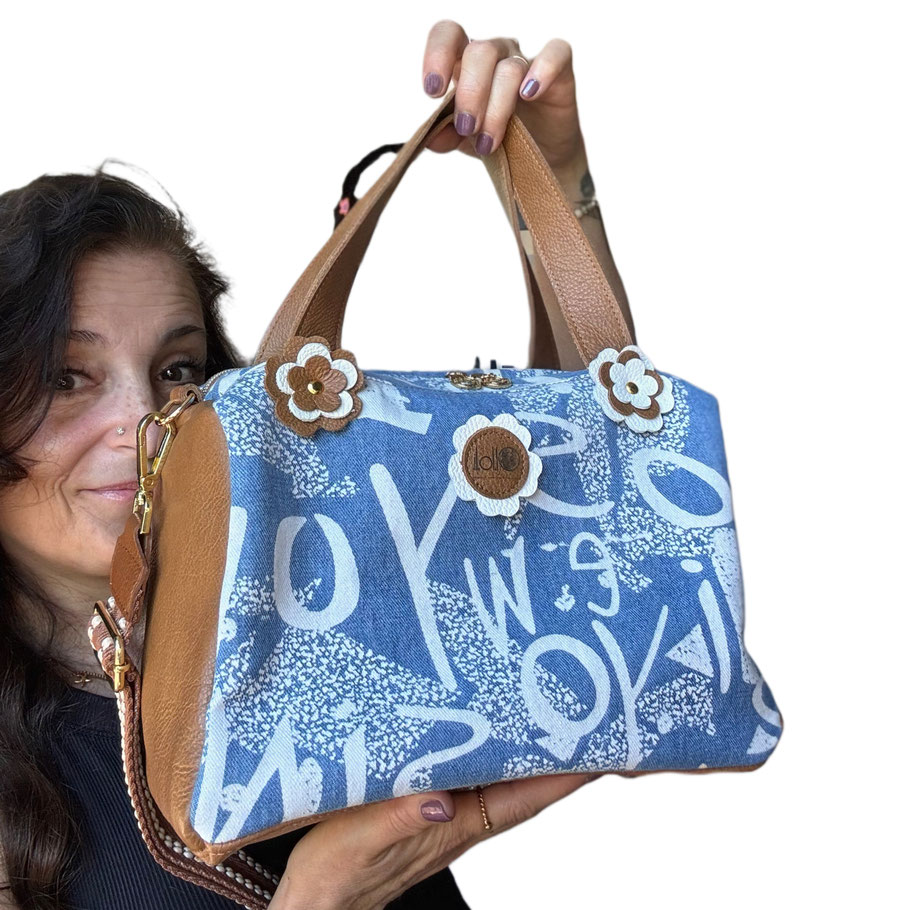 MaLiKA Bag XL von Ol.lo.li. handgemachte  Upcycling Tasche aus Leder und Jeans mit Blumen nachhaltige Schutertasche Boston Bag Form
