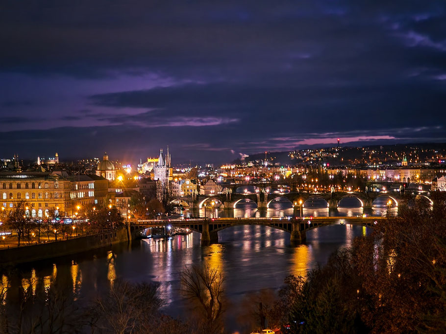 Prag bei Nacht l Foto: Patrick Stohl