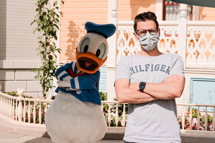 disneyland paris selfie spot meet donald corona 2020