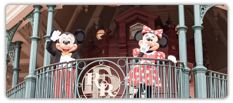 disneyland paris willkommen in einer magischen welt mickey und minnie mouse