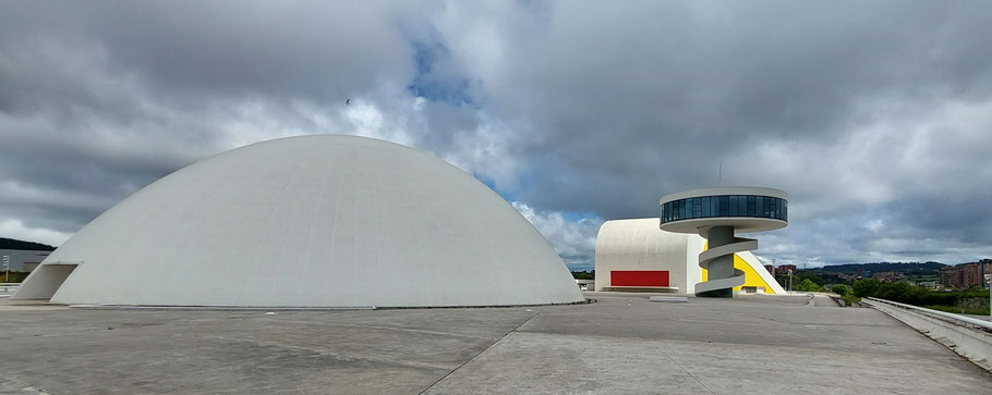 Centro Niemeyer in Aviles