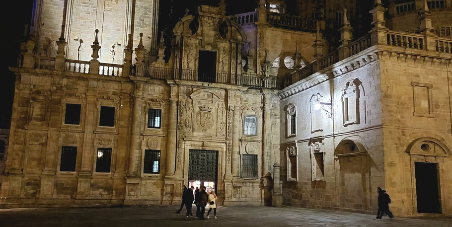 Ein Pilgerschatten an der Kathedrale 