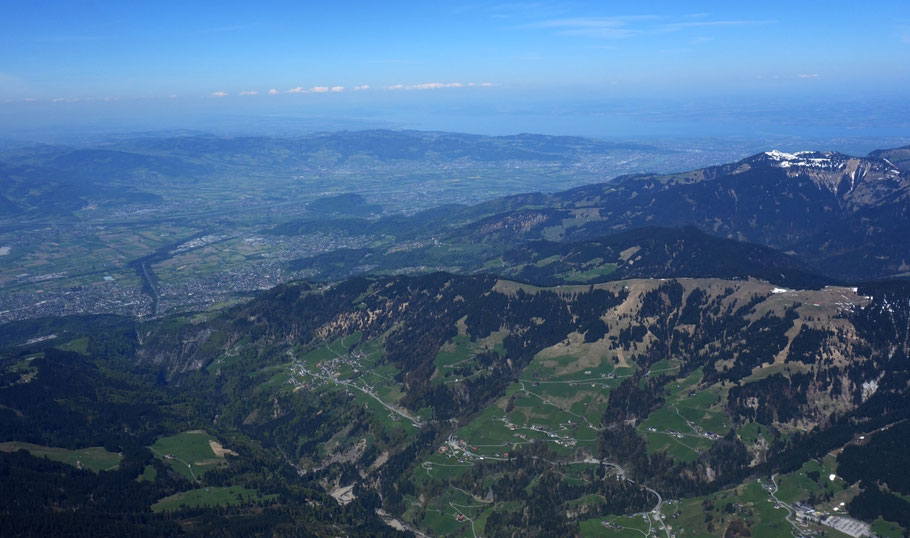 Blick vom Laternsertal aus zum Bodensee