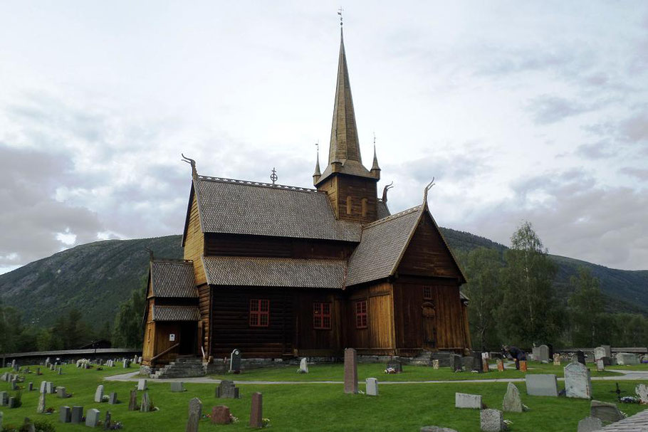 Stavkirke de Lom