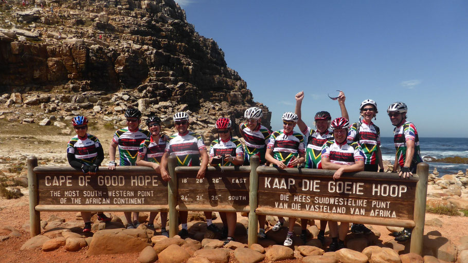 Die Rennradfahrer der Tour am Kap der guten Hoffnung