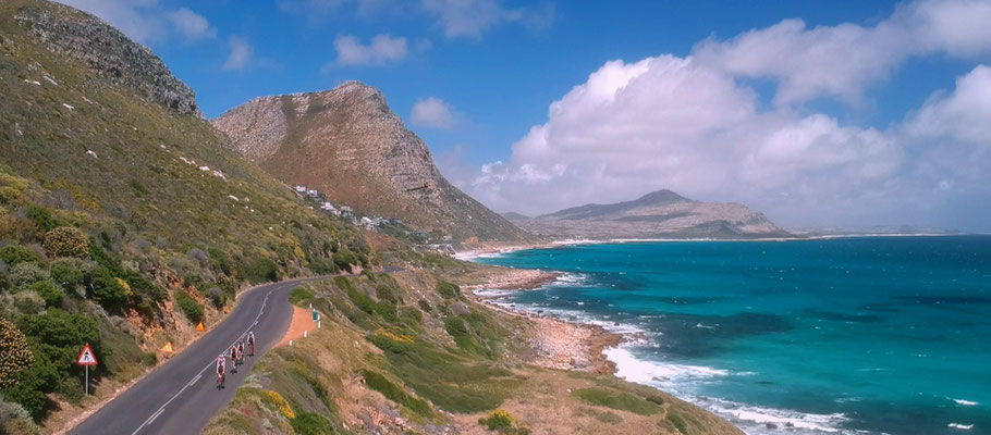 Einer der Höhepunkte der Garden Route Radreise: die traumhafte Küstenstraße durch Misty Cliffs