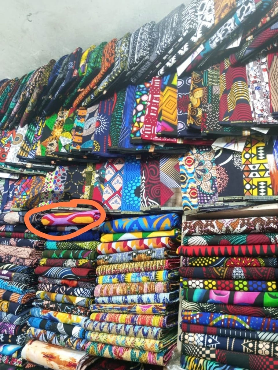 This is how my Whatsapp Gallery looks like: selecting and chosing items from stores, ordering online