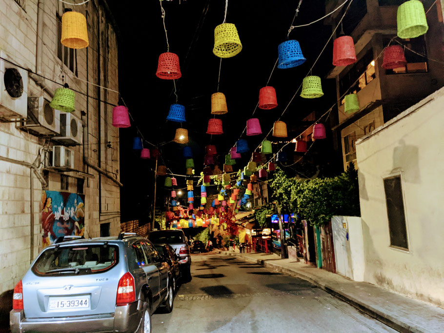 Die bekannte Rainbow-Street auf dem "Jabal Amman"