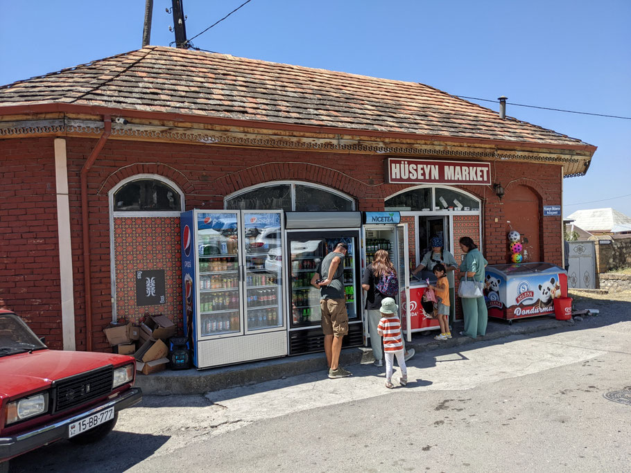 Little market along the road to buy water and ice cream.