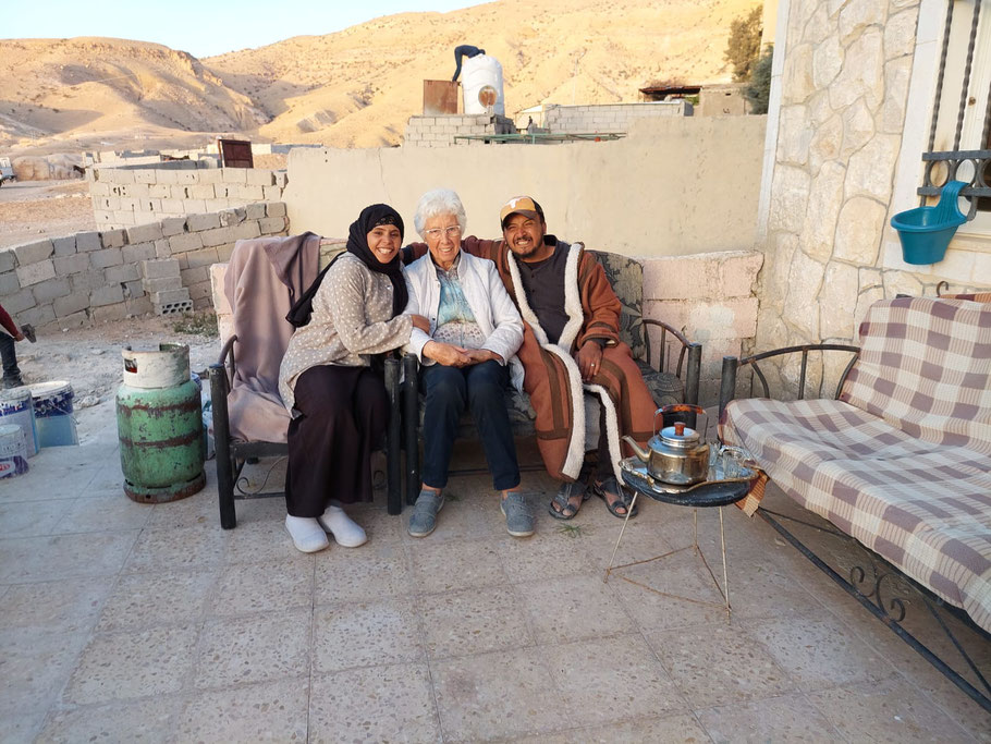 Very special encounter: My Grandma while staying with the Bedouin Family of Khaled in Wadi Musa 