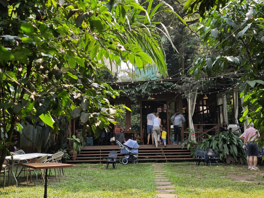 A cafe in Kololo