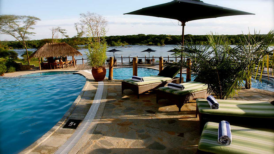 Chobe0safari-lodge-swimming-pool.jpg