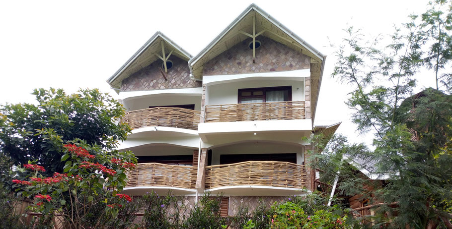 Lake-Bunyonyi-rock-resort.jpg