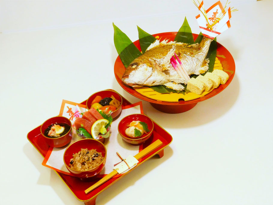 お食い初め　豊川　おくいぞめ　豊川市　100日祝い　魚々屋豊川市田店　ととや豊川市田店　ととや豊川　鯛の塩焼き　お祝い